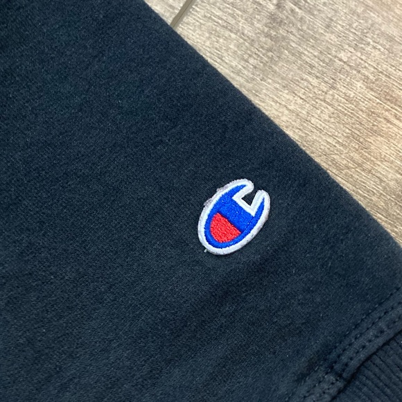 Champion men’s S black logo hoodie - Picture 2 of 4